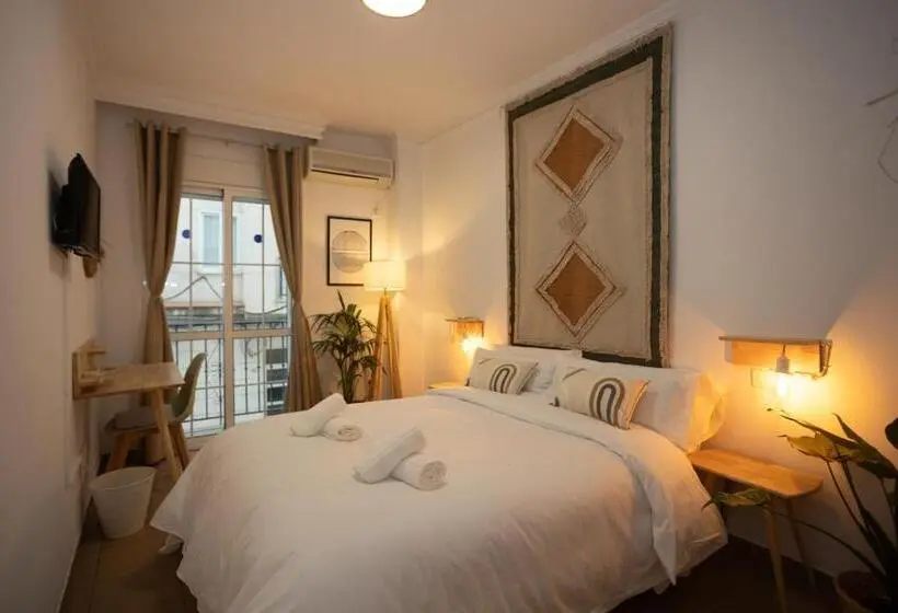 اتاق لوکس با بالکن, Naim Guest House Nerja