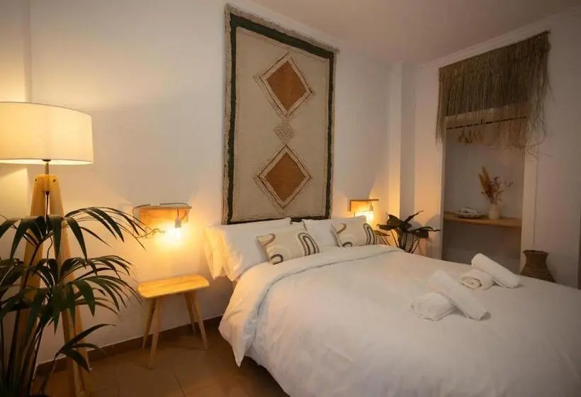 اتاق لوکس با بالکن, Naim Guest House Nerja