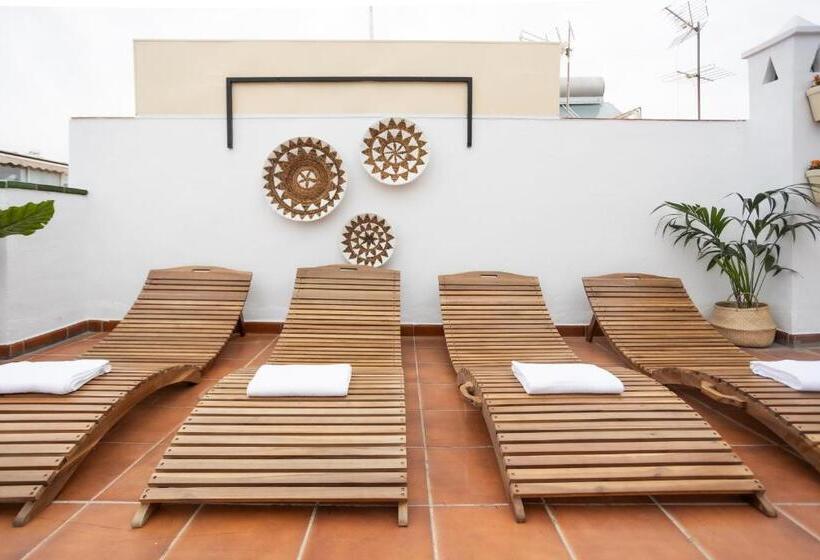 Номер Deluxe с Балконом, Naim Guest House Nerja