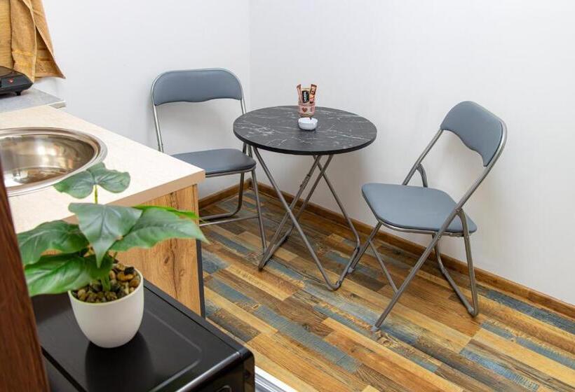 デラックスルーム, Navial