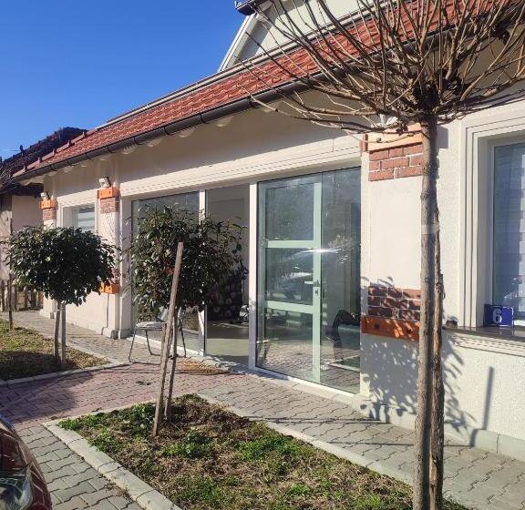 آپارتمان 1 خوابه همکف, Vila Milovanović