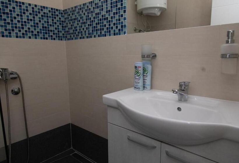 اتاق استاندارد یک نفره, Vila Milovanović