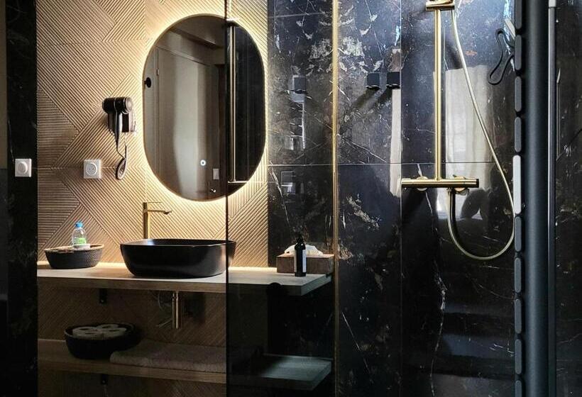 带城市景观的标准间, Tresors De Sens