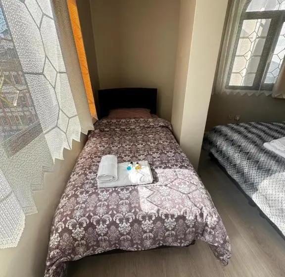 スタンダードトリプルルーム, Glr Otel