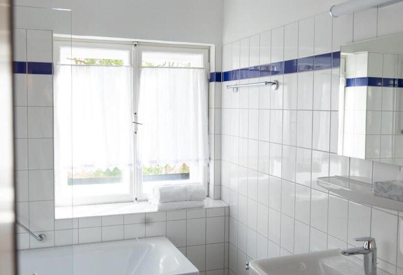 اتاق لوکس, Gästehaus Englischer Garten