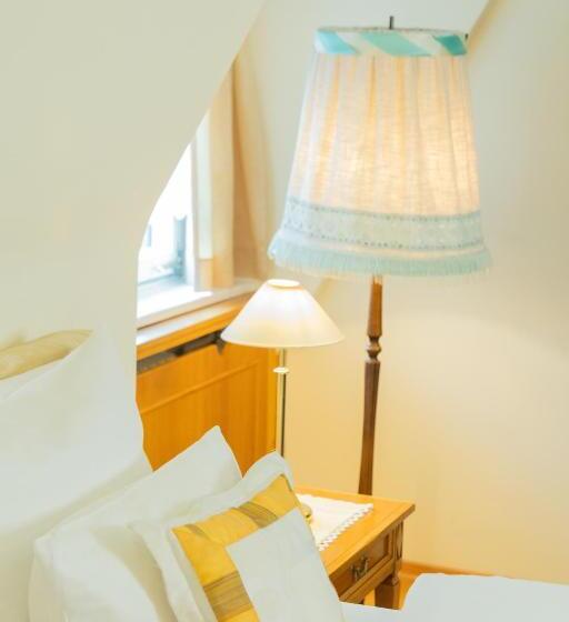 اتاق خانوادگی, Gästehaus Englischer Garten