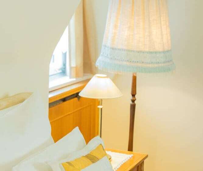 اتاق خانوادگی, Gästehaus Englischer Garten