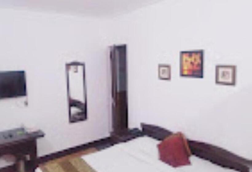 家庭间, H. K. Legacy Nainital