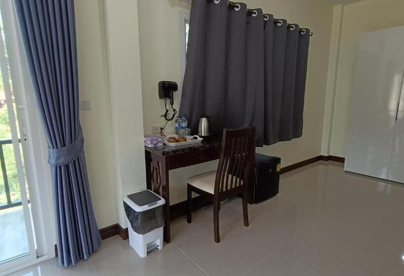 غرفة قياسية مزوَّدة بتراس, Khao Sok Green Garden Resort