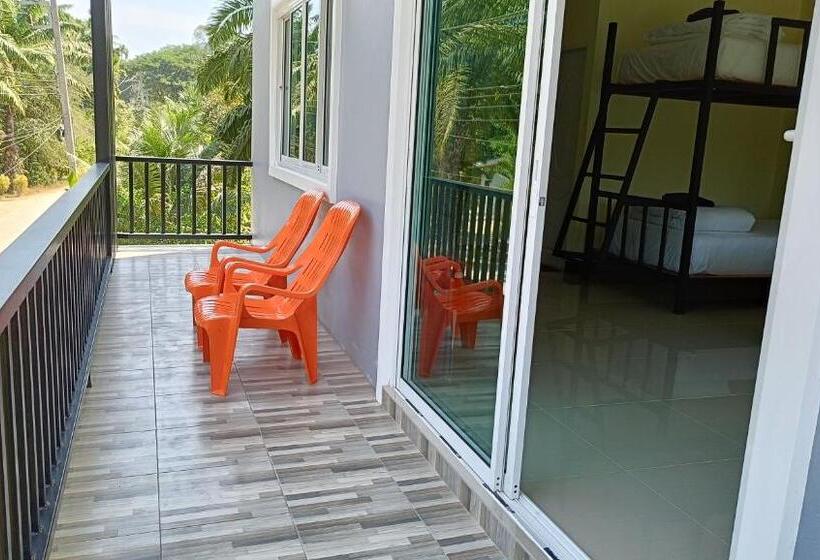 غرفة قياسية مزوَّدة بتراس, Khao Sok Green Garden Resort