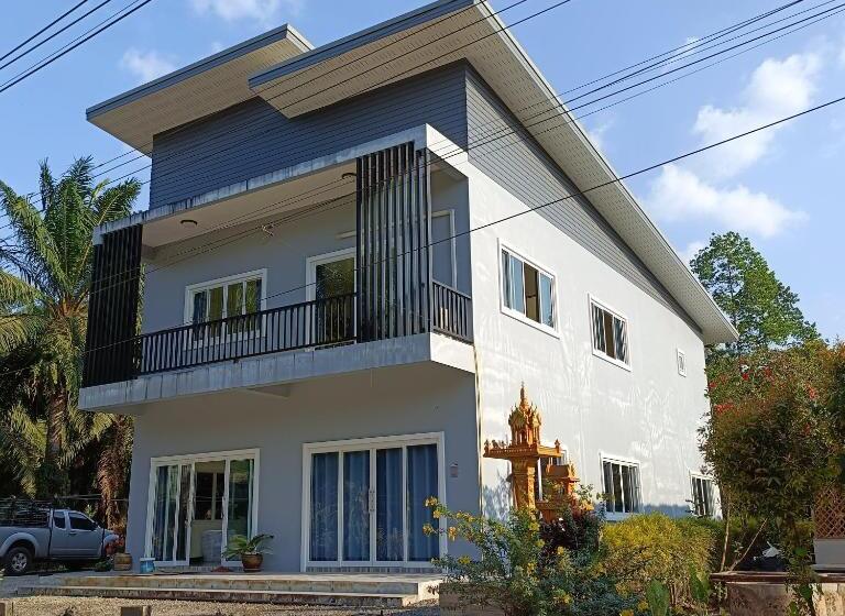 غرفة قياسية مزوَّدة بتراس, Khao Sok Green Garden Resort