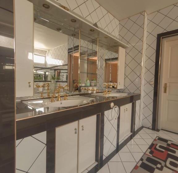 2 Bedroom Apartment, Hévíz Kristály Apartman