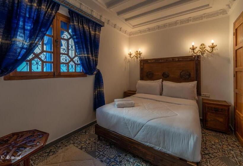 اتاق اکونومی, Dar Bleu Main