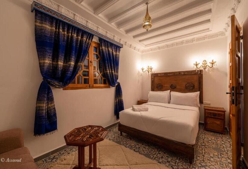 اتاق اکونومی, Dar Bleu Main