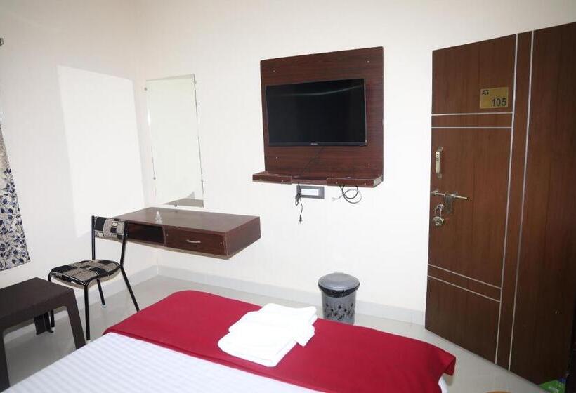 غرفة قياسية, Anand Grand And Lodge