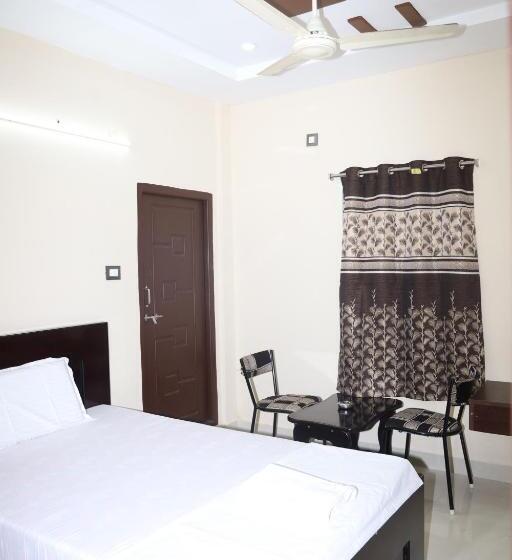 غرفة قياسية, Anand Grand And Lodge