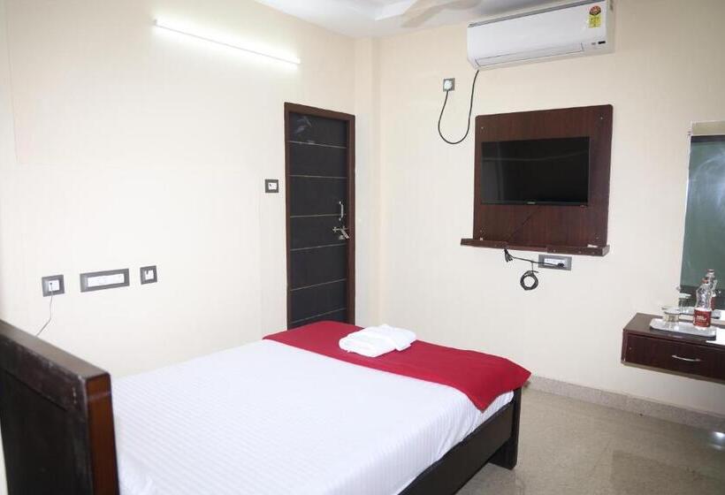 Номер Deluxe, Anand Grand And Lodge