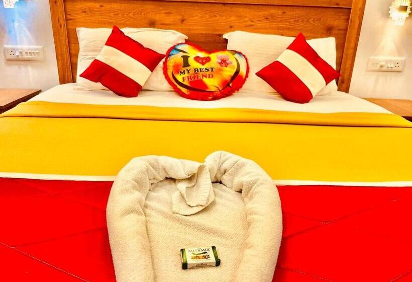 חדר דלוקס, Golden Leaf Munnar