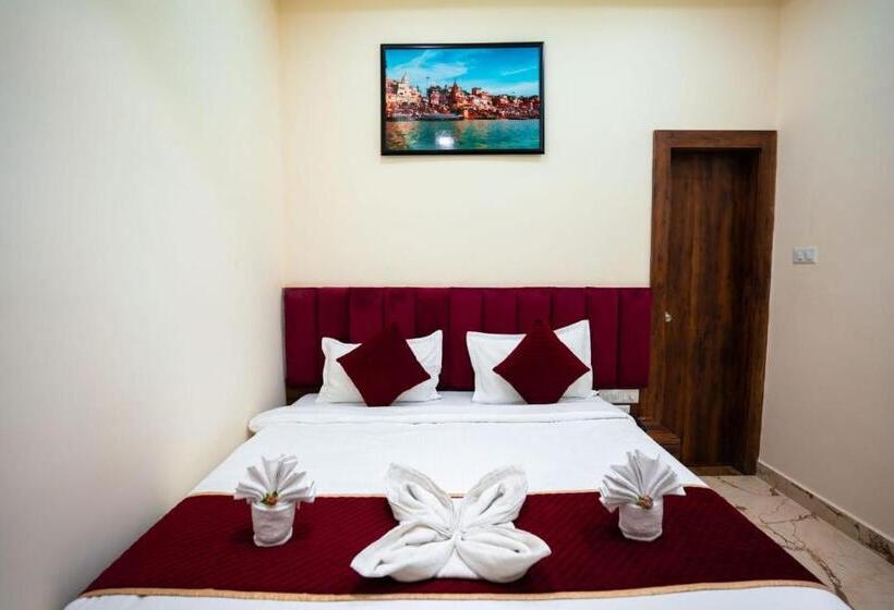 豪华房间, Jsr Kedar