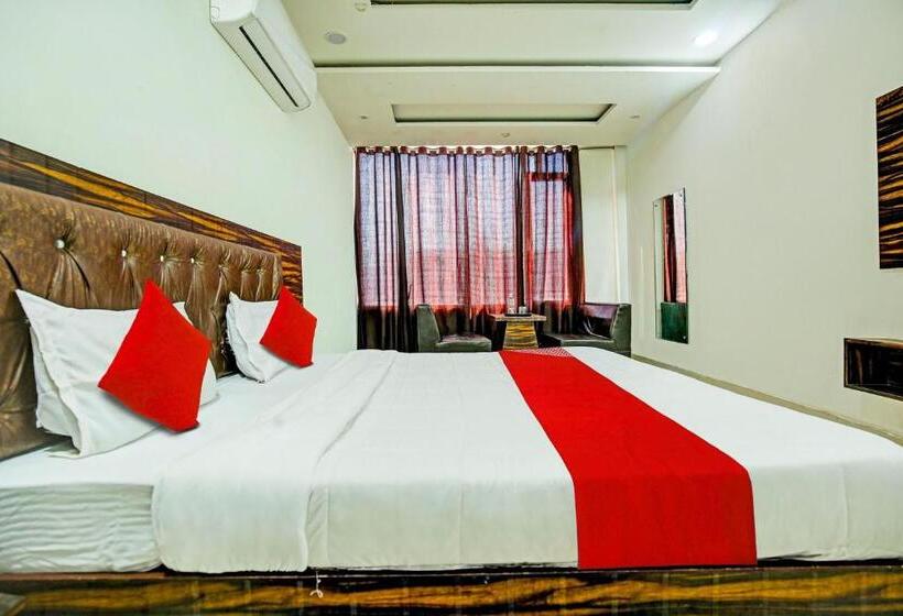 Трехместный Номер Классика, Town House Cafe And Hotel, Kurukshetra