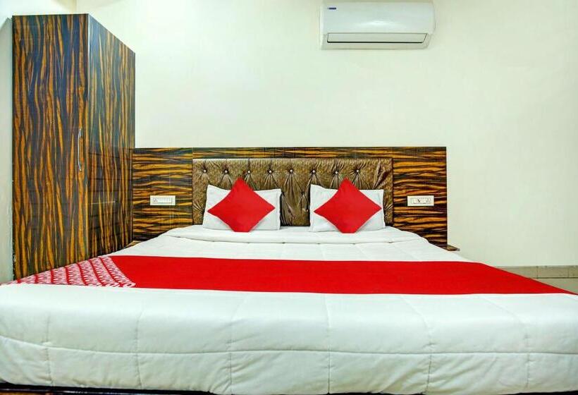Трехместный Номер Классика, Town House Cafe And Hotel, Kurukshetra