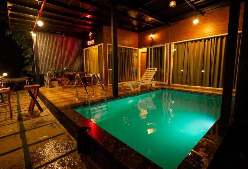 וילה עם חדר שינה אחד ובריכת שחיה, Vayalada View Point Resort