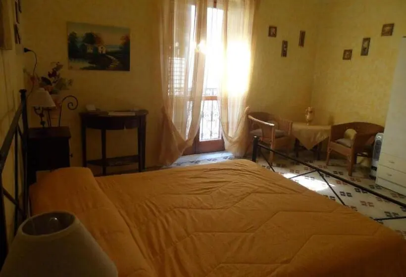 اتاق استاندارد سه تخته با سرویس بهداشتی مشترک, B&b Il Vecchio Messina