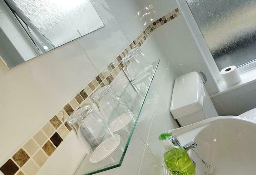 家庭间, Belfast House