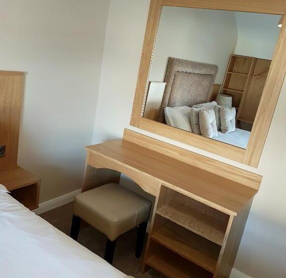 标准工作室, Belfast House