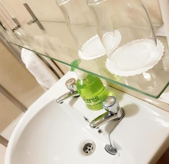 标准间, Belfast House