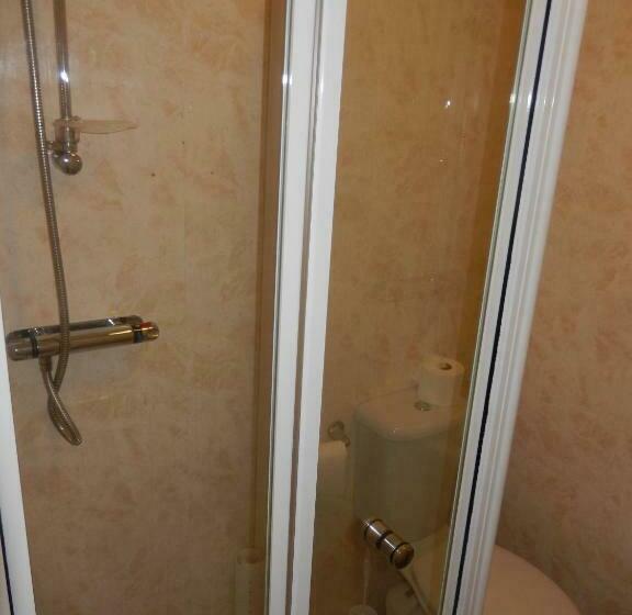 标准间, The Oasis