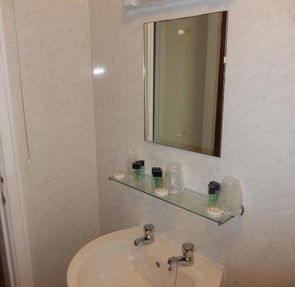 家庭间, The Oasis