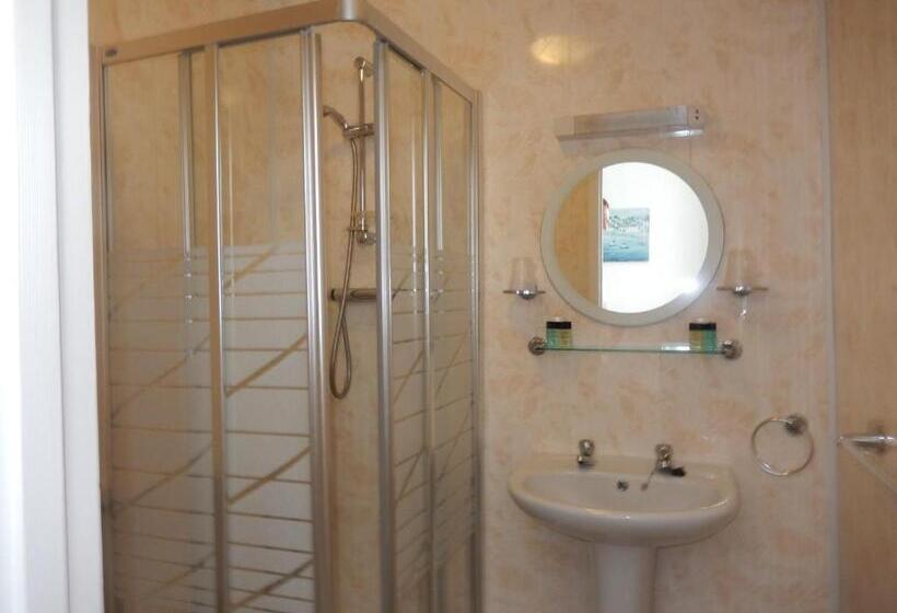 基本间, The Oasis