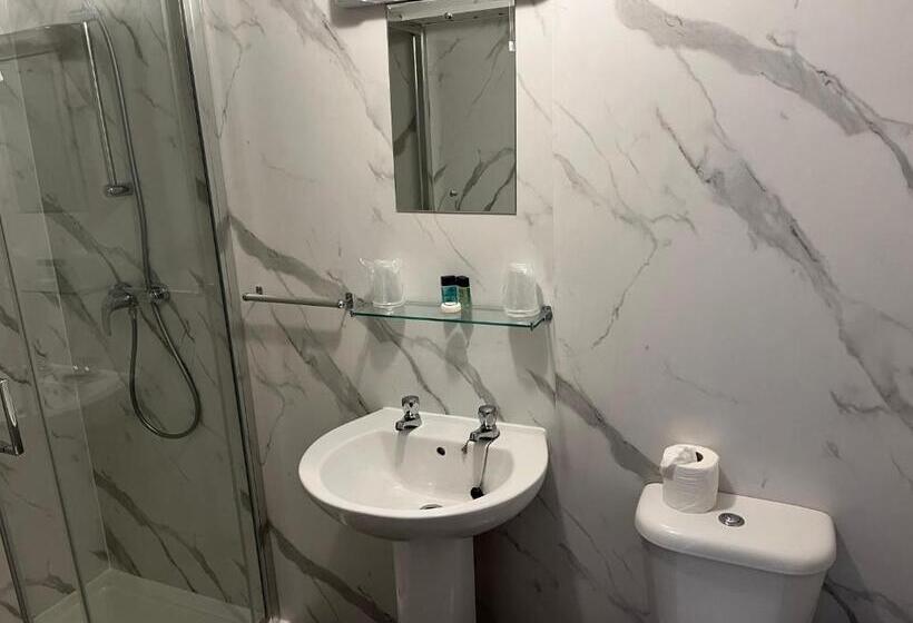 家庭间, The Oasis