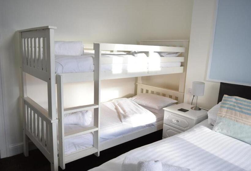 家庭间, The Oasis