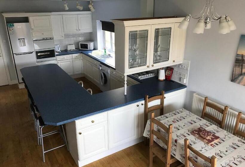 带2个卧室的公寓, The Oasis