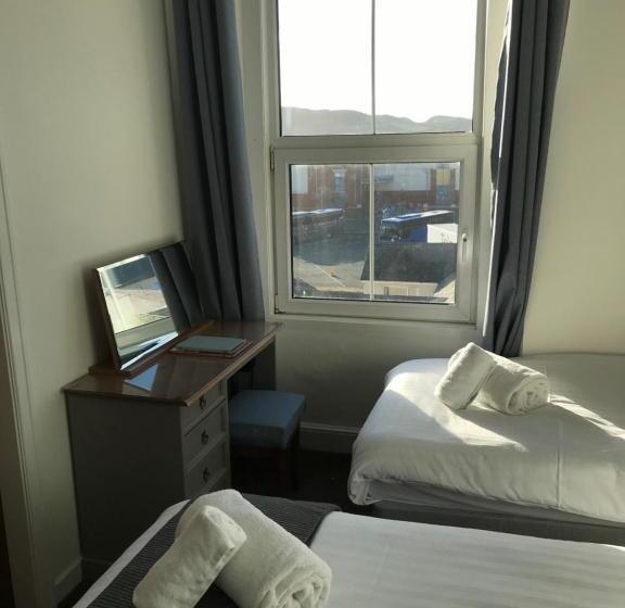 家庭间, The Oasis