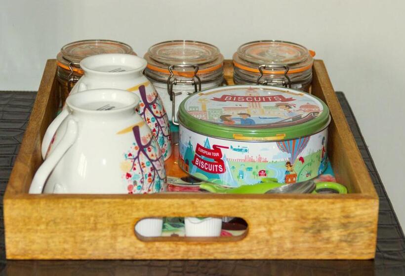 חדר דלוקס, Walton Crescent