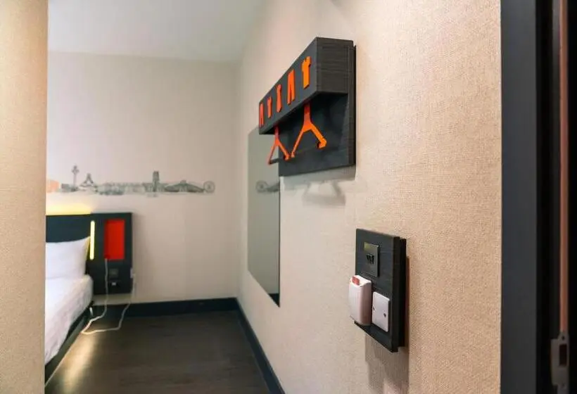 Standard-invahuone, Easyhotel Liverpool