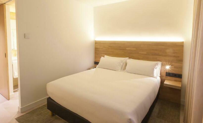 اتاق استاندارد, A Pamplona