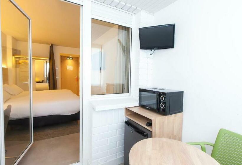 اتاق سوپریور, A Pamplona