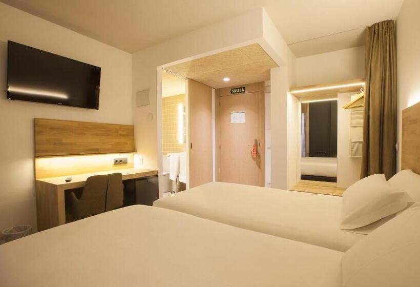 اتاق استاندارد, A Pamplona