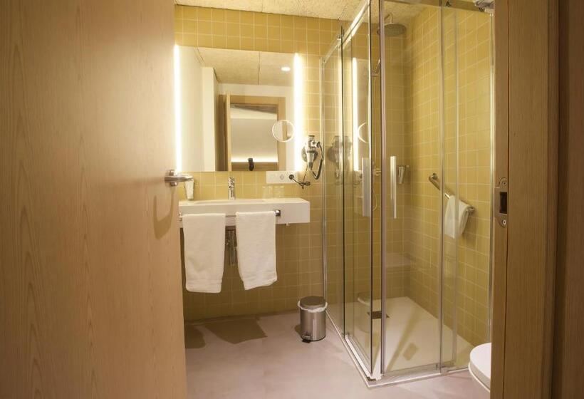 اتاق استاندارد, A Pamplona