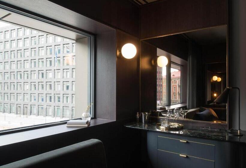 スーペリアールーム, At Six