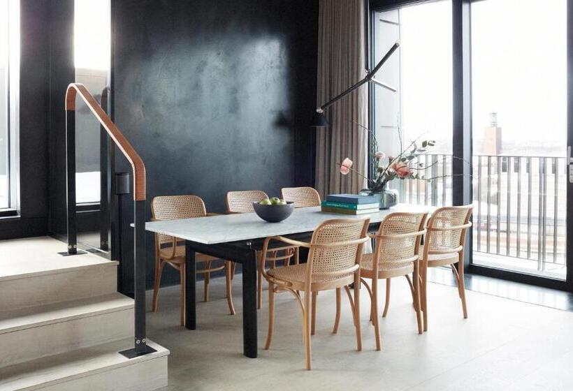 プレジデントスイートルーム, At Six