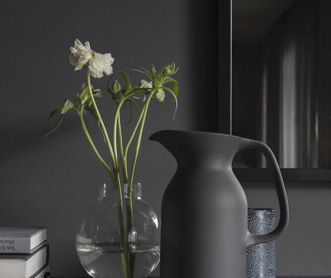 スタンダードルーム, At Six