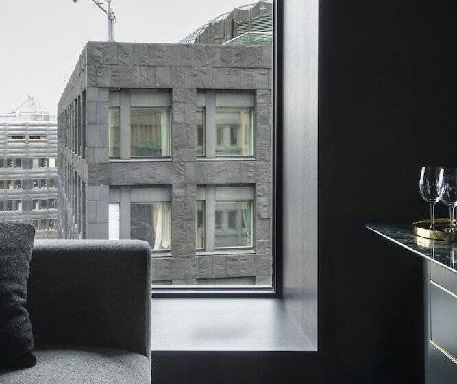 スーペリアールーム, At Six