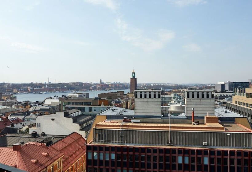 プレジデントスイートルーム, At Six