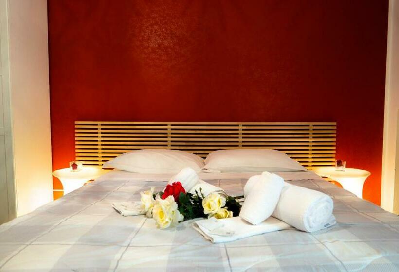 اتاق استاندارد با سرویس بهداشتی مشترک, Forever Rooms