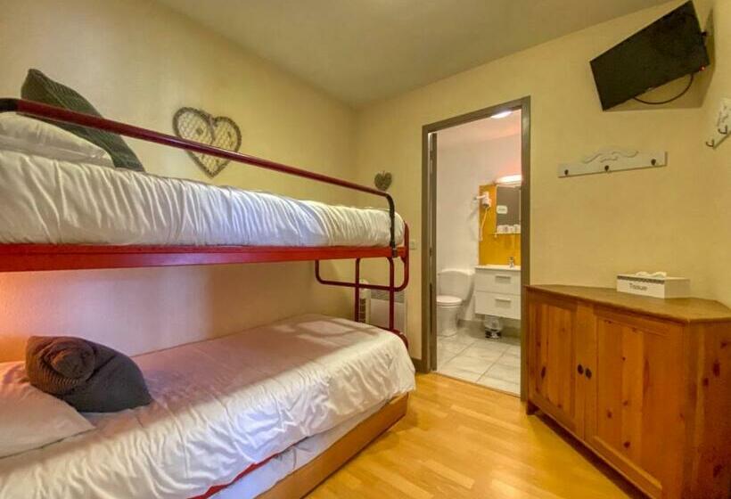 חדר משפחתי, Hôtel Le P'tit Monde